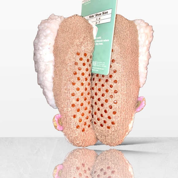 🆕NWT🎁Kids Fuzzy Kitty Slippers - Picture 7 of 15